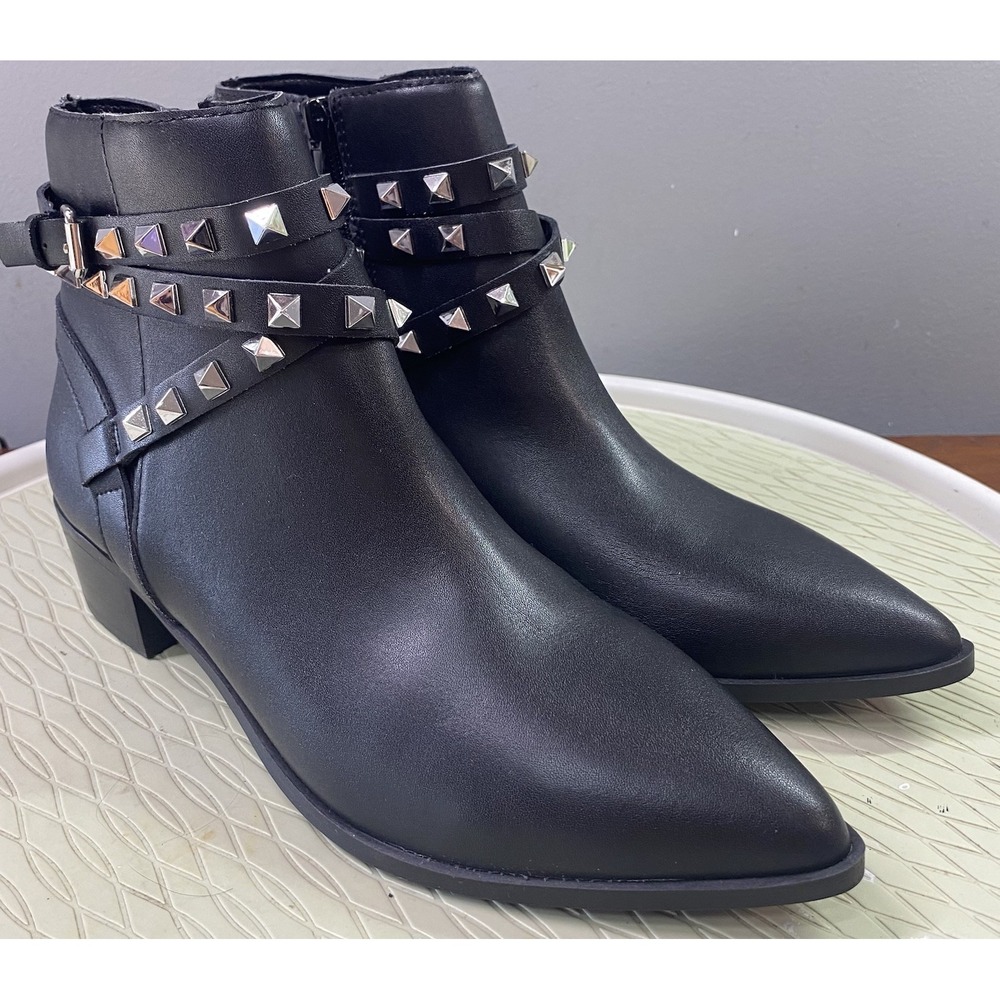 Steve Madden Women's Leather Black Studded Ankle Biker Boots Pointed Toe 9